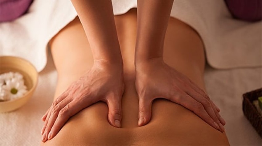 Tại sao phải massage lưng?